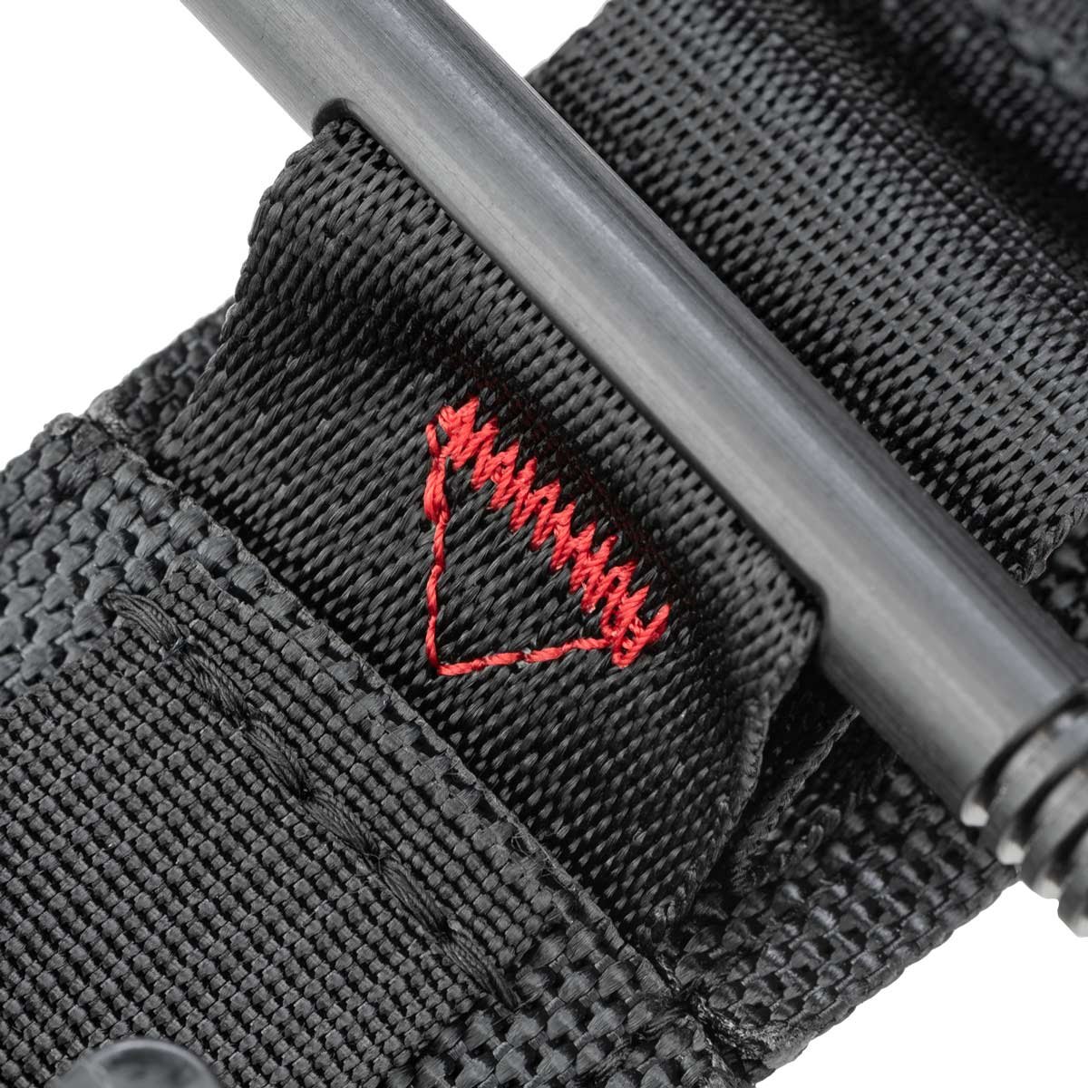 TacMed Solutions SOF Tourniquet (SOFTT-Wide) Extremity Tourniquet 4 Close up of the red slack indicator wedge stitched below the SOF Tourniquet windlass